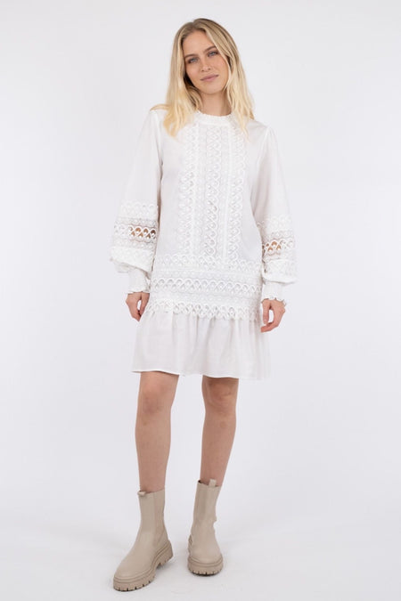 Katja Embroidery Dress - White
